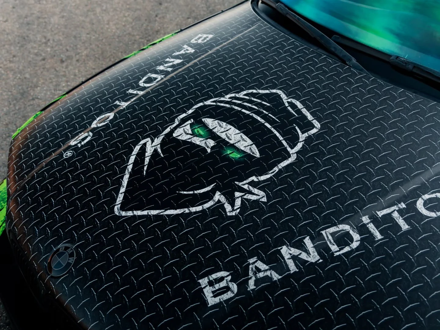 BMW E46 Banditos Energy custom livery wrap — motorkap met Banditos-mascotte — FRD × WMR