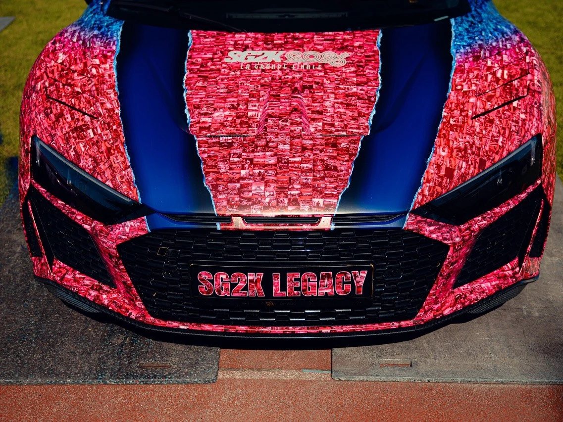 Audi R8 Black Onyx custom livery wrap — motorkap met fotomozaïek — FRD × WMR