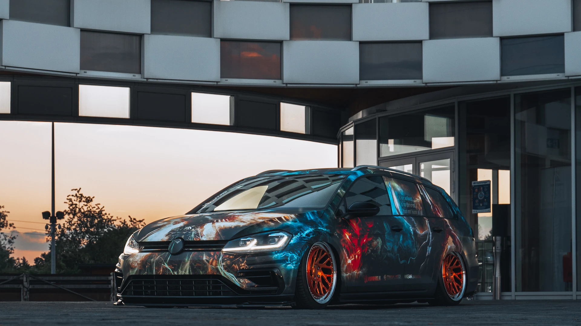 VW Golf R Variant dark custom livery voor Diablow — Frank Ricci Design × Wrap My Ride