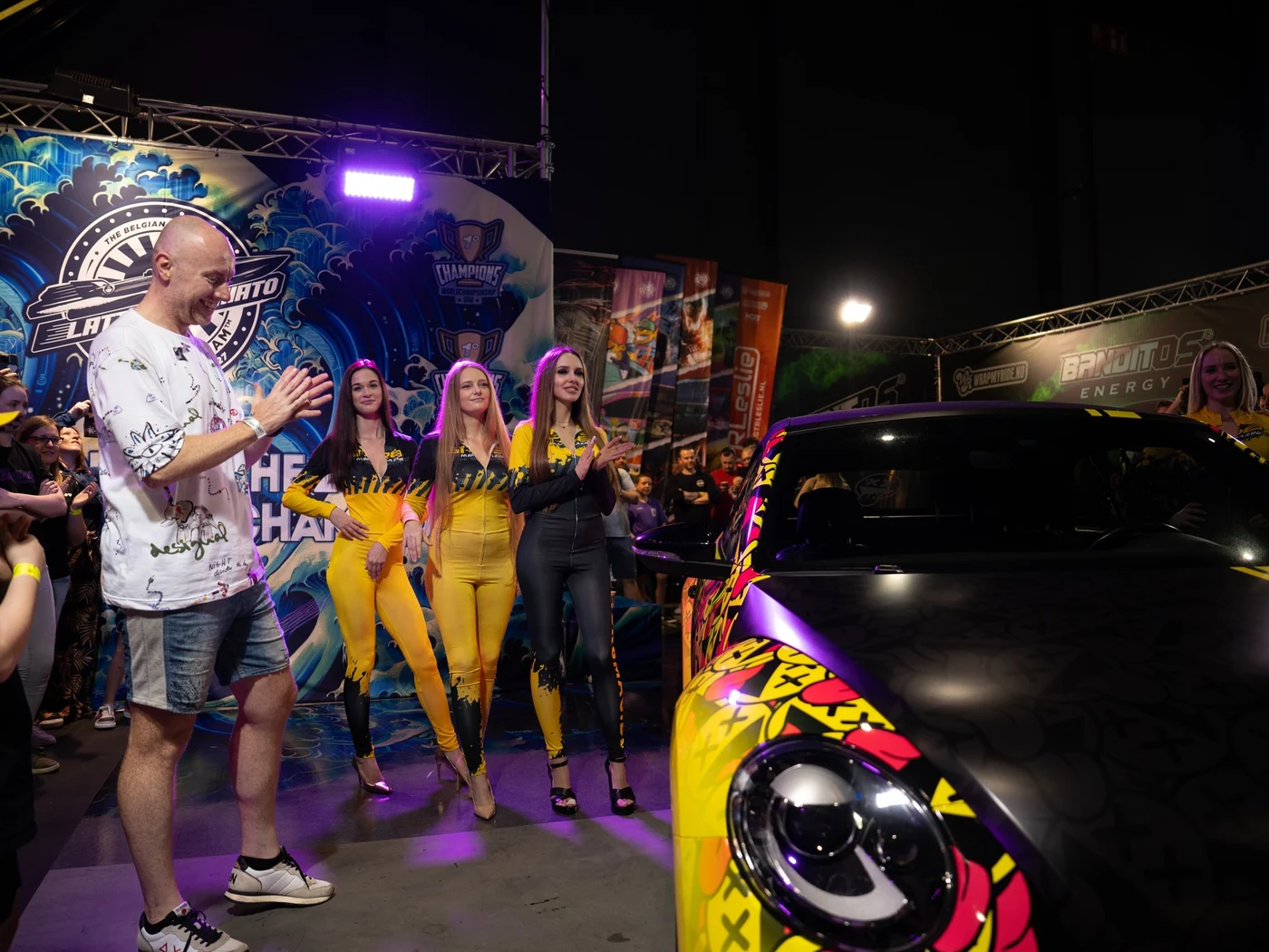 VW Beetle Cabrio Dj PatB livery — close-up — FRD × WMR