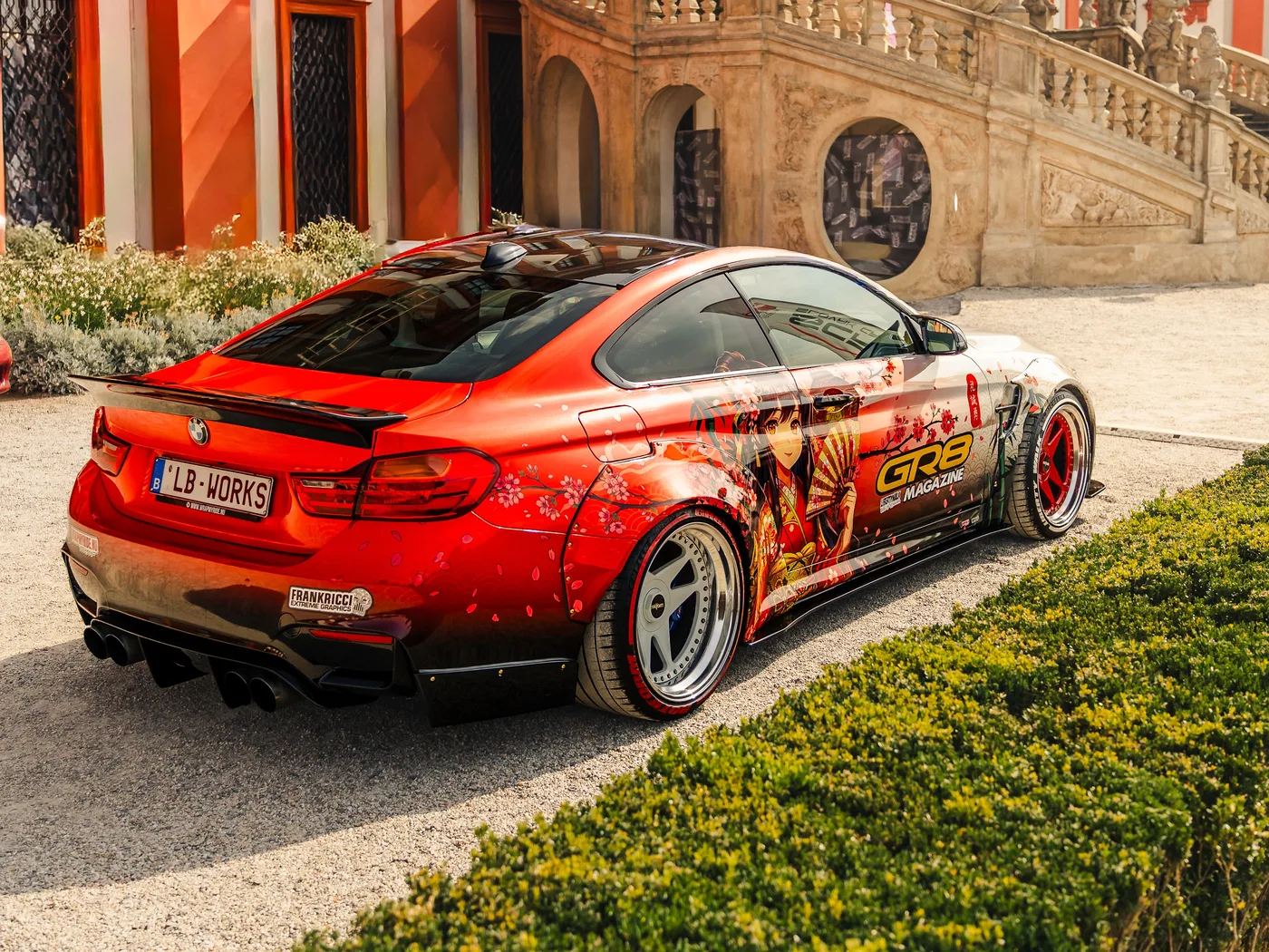 BMW M4 Liberty Walk GR8 Magazine Japanse custom livery — achterkant — FRD × WMR