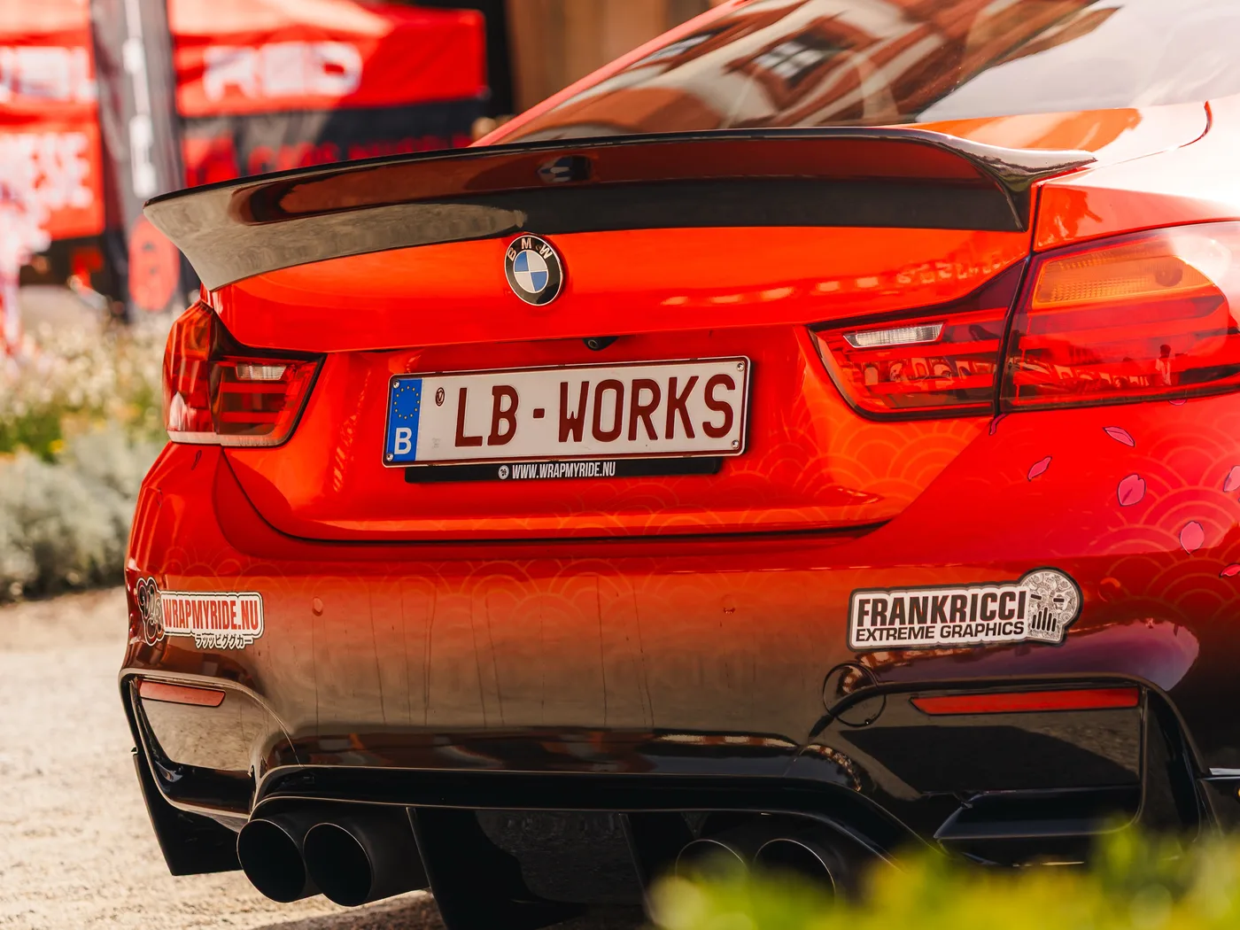 BMW M4 Liberty Walk GR8 Magazine Japanse custom livery — detail achterzijde — FRD × WMR