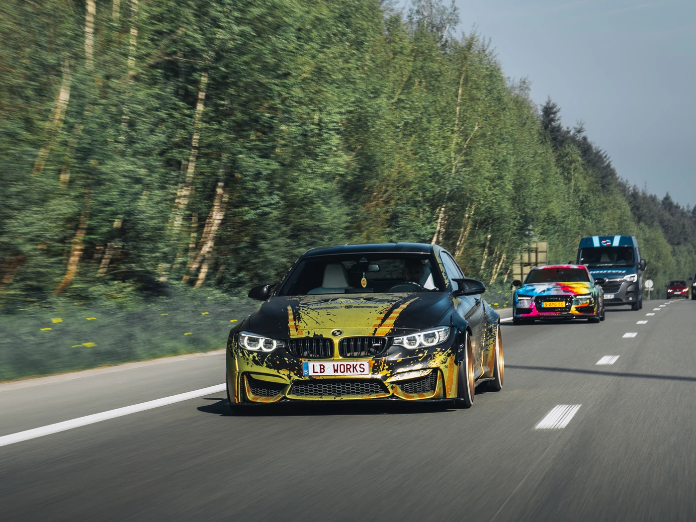 BMW M4 Liberty Walk custom livery — voorkant — FRD × WMR